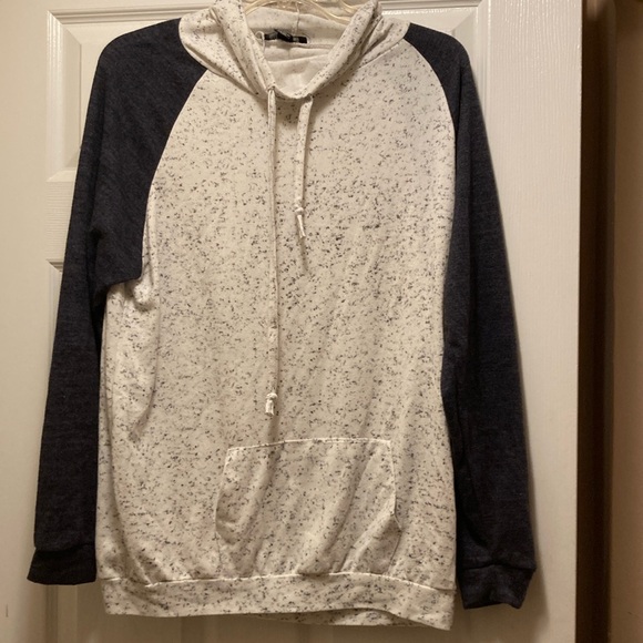 Sweat shirt - Picture 1 of 2